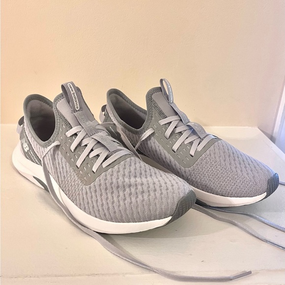 New Balance Dynasoft Nergize Sport V2 Sneaker - Women's size 10 - Picture 2 of 8